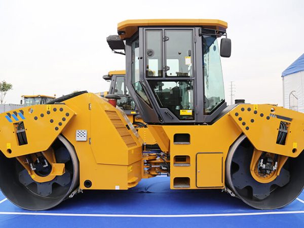 14 Compacteur vibrant à double tambour de tonne XD143, de haute qualité, en stock à vendre - Image 4