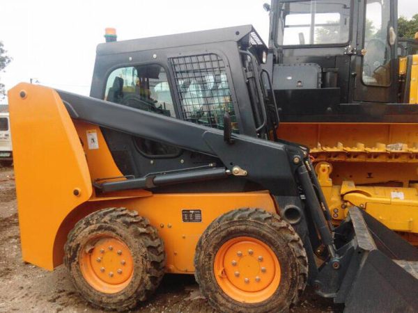 2.7 tonne Mini chargeuse compacte CDM307 - Image 2