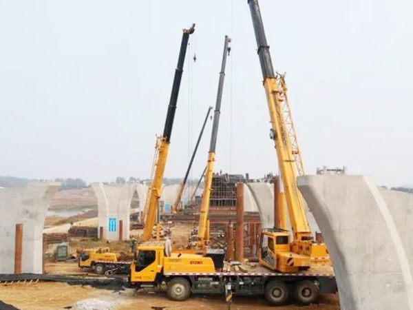 60t Caminhão Guindaste Móvel XCT60L5 Grande Caminhão Guindaste Lança de 5 Seções - Imagem 4