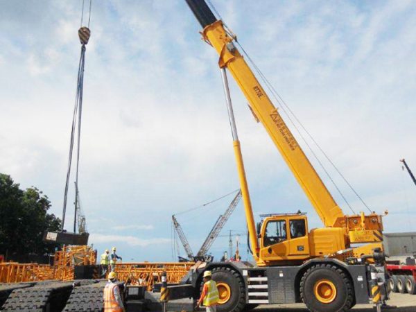 China famoso fabricante guindaste todo terreno RT25/50 25 Ton pequenos guindastes para terrenos acidentados de qualidade superior - Imagem 4