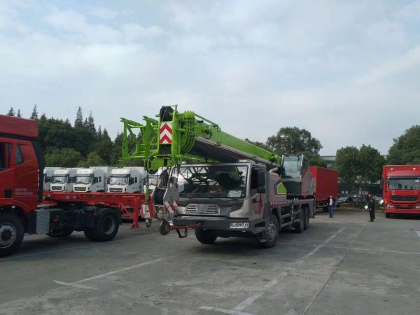 Guindaste todo terreno para caminhão móvel QY25V 16T - Imagem 2
