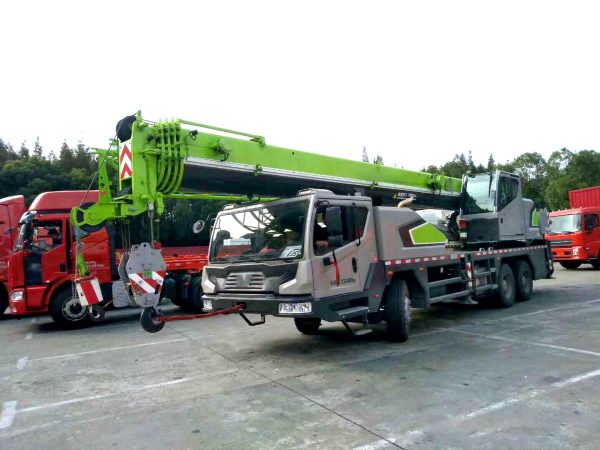 Guindaste todo terreno para caminhão móvel QY25V 16T - Imagem 4