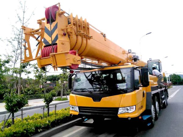 Guindaste de construção QY50KA 50 Máquina de elevação de guindaste de caminhão Ton em estoque - Imagem 2