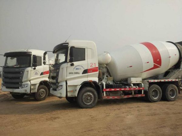 Caminhão misturador de concreto com tecnologia SY310C 10m3 GPS - Imagem 5