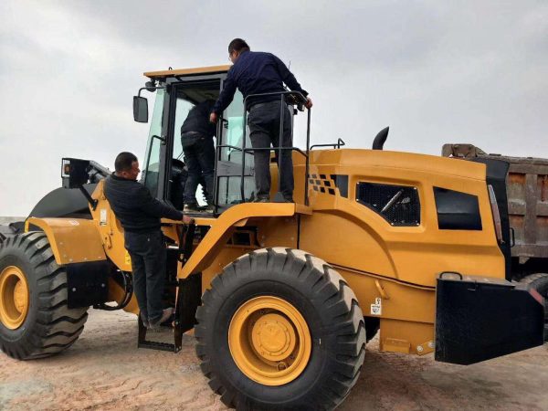 الجرافة ذات العجلات الأمامية SYL956H - صورة 5