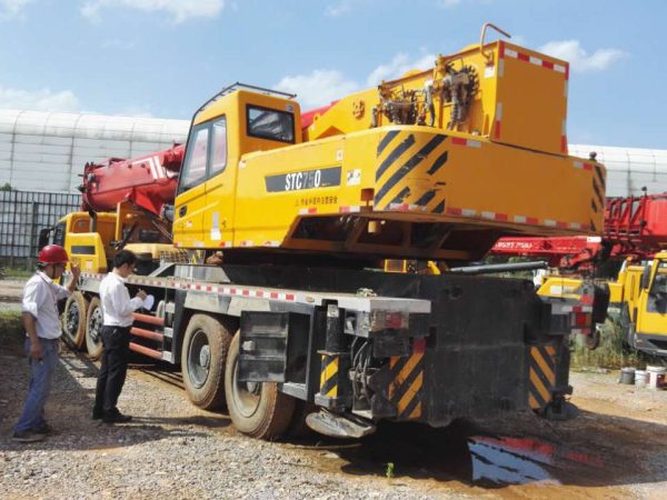 Stc700c5 70 Guindaste pesado de toneladas com funcionalidade móvel hidráulica confiável - Imagem 4
