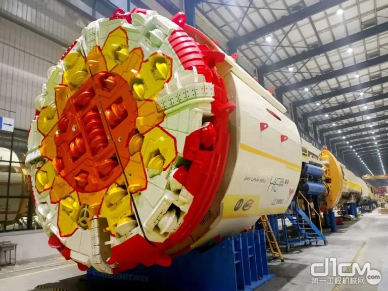 la machine à bouclier crchi fleurit “fleurs d'amitié” en Amérique Latine